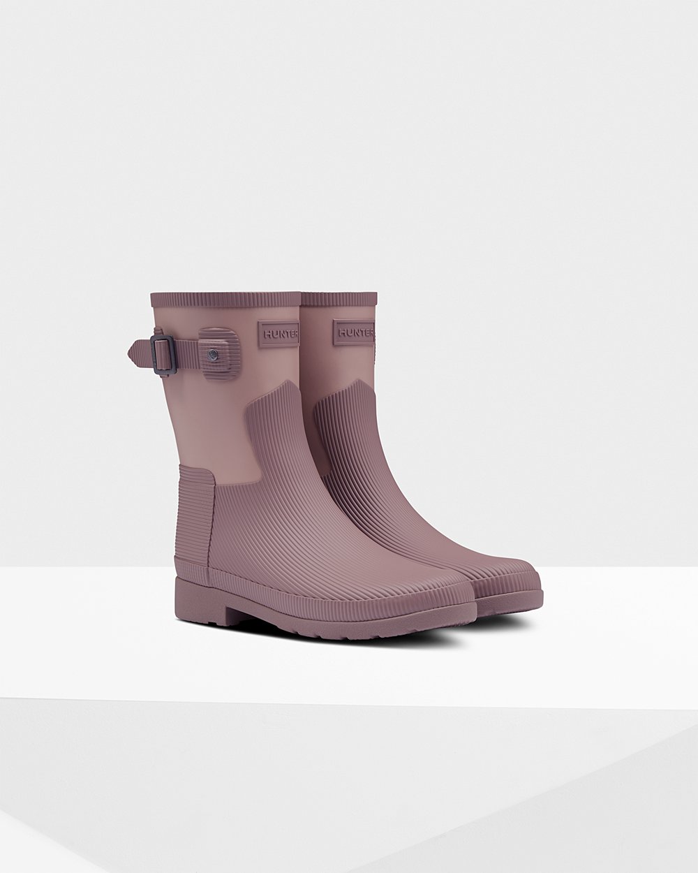 Hunter Refined Texture Block Slim Fit Short Rain Boots - Shop Womens Pink/Purple - OSYCNX417